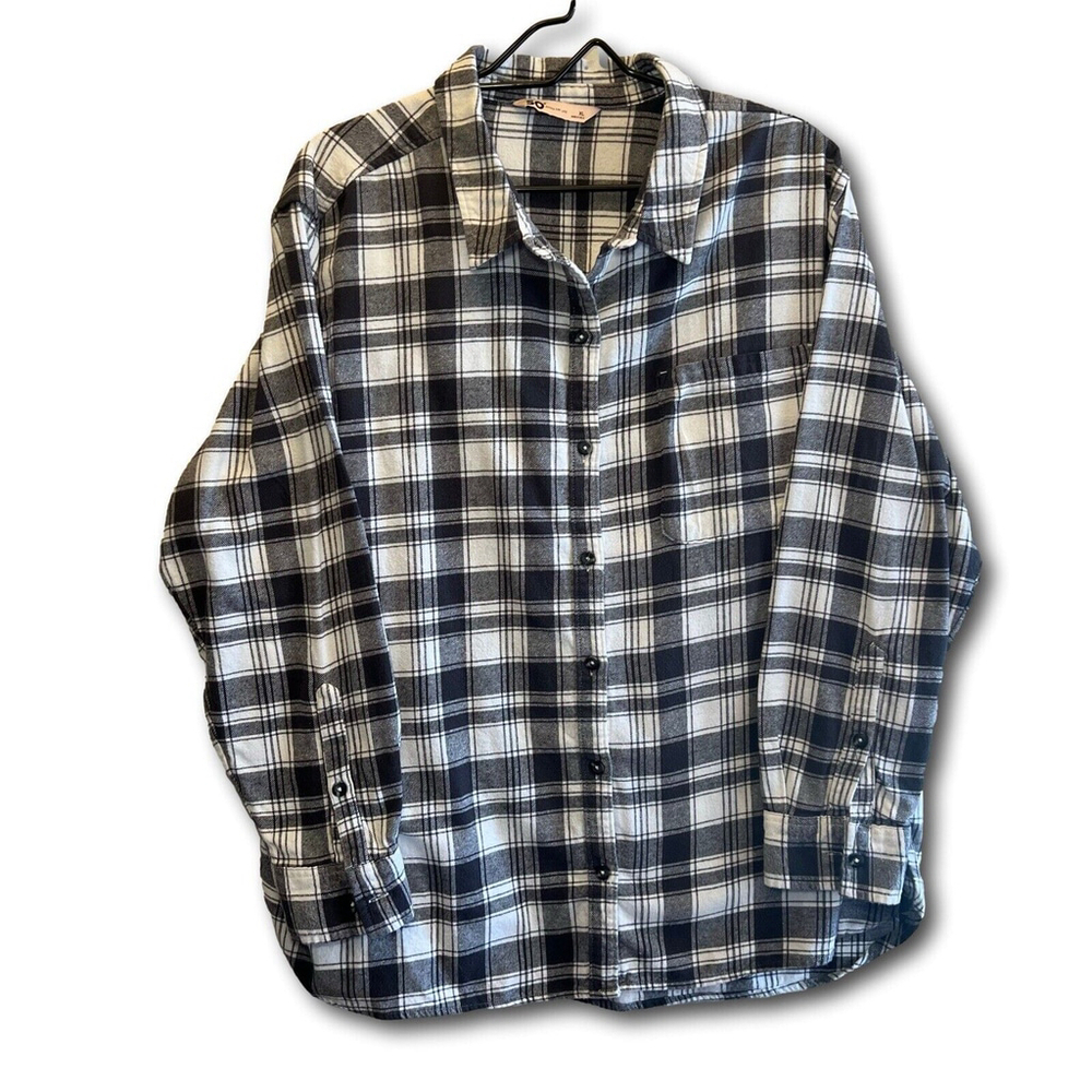 SO Goods For Life Woman’s Flannel Top Black White Plaid 100% Cotton Size L